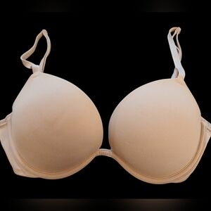 PINK VICTORIA'S SECRET BRA. Womens.  Size 32D  Color: Beige